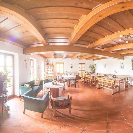 Balatoncsicso Juhfark Fogado Es Borhaz Bed & Breakfast エクステリア 写真