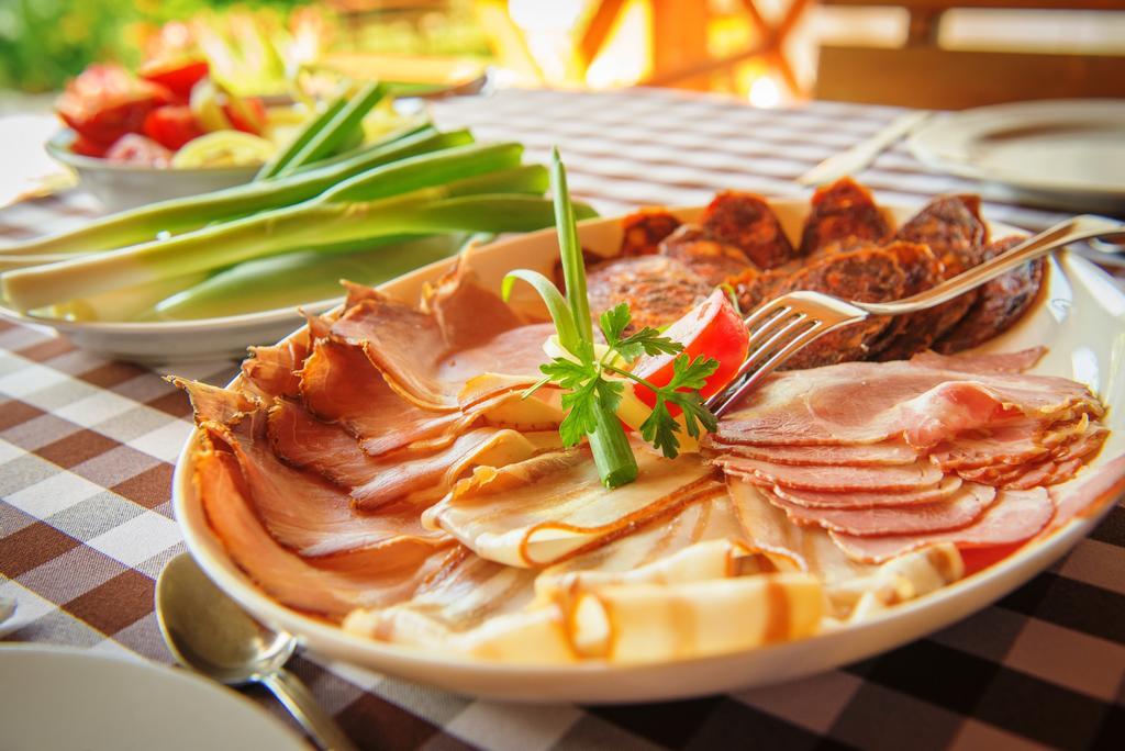 Balatoncsicso Juhfark Fogado Es Borhaz Bed & Breakfast エクステリア 写真