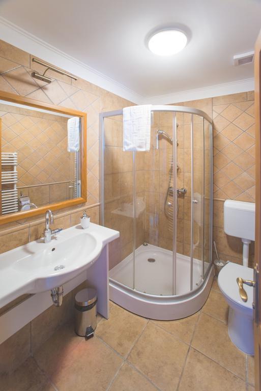 Balatoncsicso Juhfark Fogado Es Borhaz Bed & Breakfast エクステリア 写真