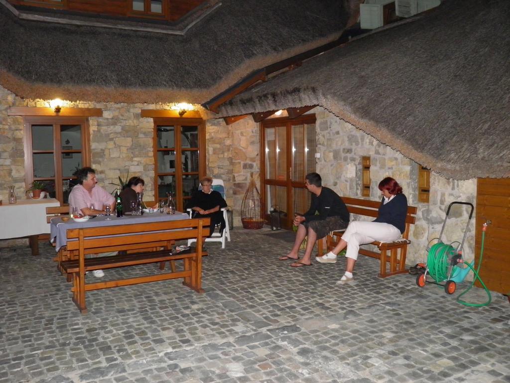 Balatoncsicso Juhfark Fogado Es Borhaz Bed & Breakfast エクステリア 写真
